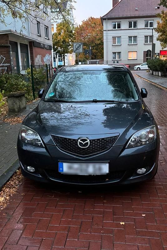 Grau Gebraucht 2006 Mazda 3 Kleinwagen | 3.599 € (Fairer Preis) - Bild 1/4