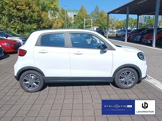 Neu Leapmotor T03 69 kW (95 PS) 2026 Grün Kleinwagen