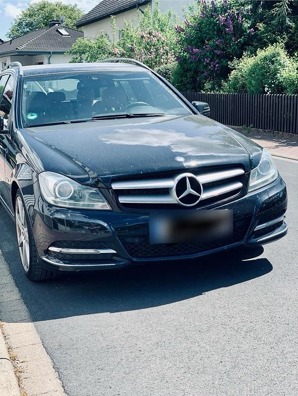 Gebraucht Mercedes C250 204 PS (150 kW) 2012 Schwarz Kombi