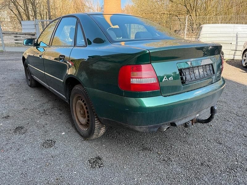 Gebraucht Audi A4 101 PS (74 kW) 2000 Grün Limousine