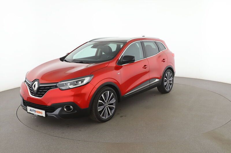 Rot Gebraucht 2015 Renault Kadjar Bose Edition SUV | 12.110 € (Fairer Preis) - Bild 1/4