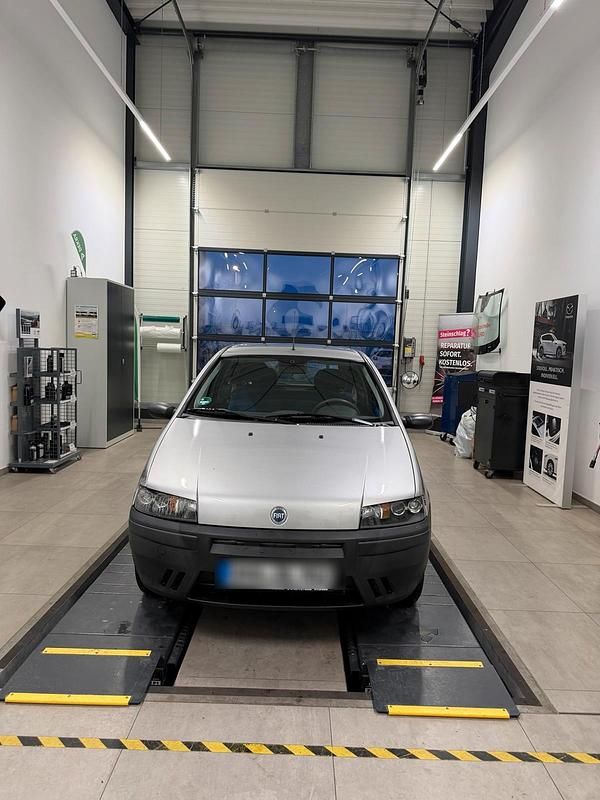 Gebraucht Fiat Punto 60 PS (44 kW) 2001 Silber Kleinwagen