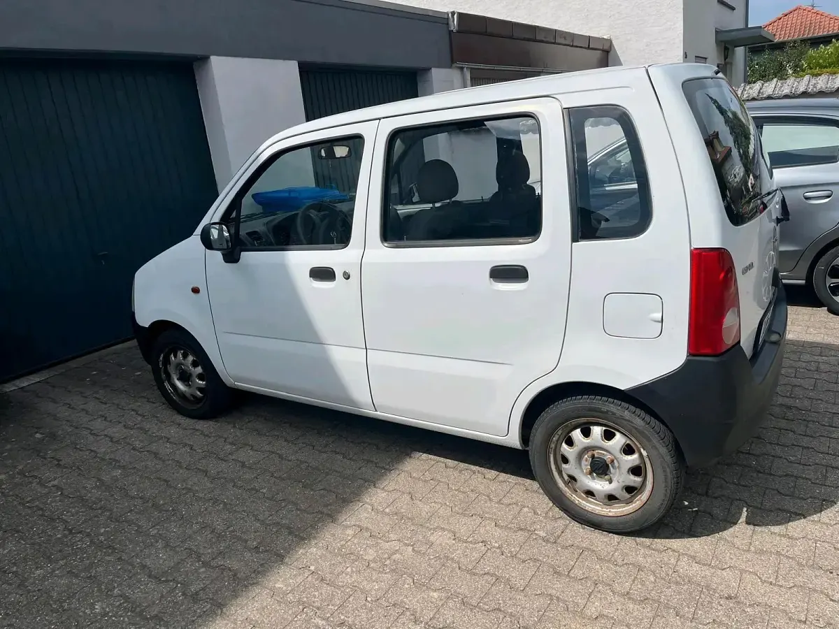 Gebraucht Opel Agila 58 PS (42 kW) 2002 Weiß Van / Kleinbus