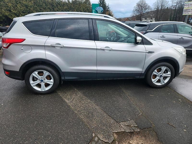 Gebraucht Ford Kuga 150 PS (110 kW) 2016 Silber SUV