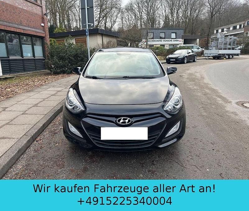 Gebraucht Hyundai i30 Trend 135 PS (99 kW) 2012 Schwarz Limousine
