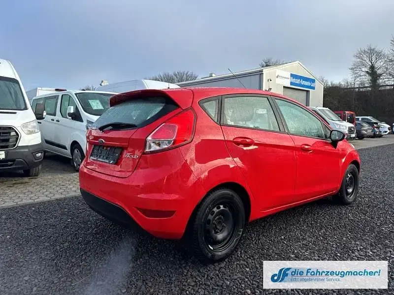 Gebraucht Ford Fiesta Trend 95 PS (69 kW) 2015 Rot Kleinwagen