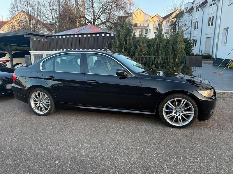 Gebraucht BMW 320 170 PS (125 kW) 2009 Schwarz Limousine
