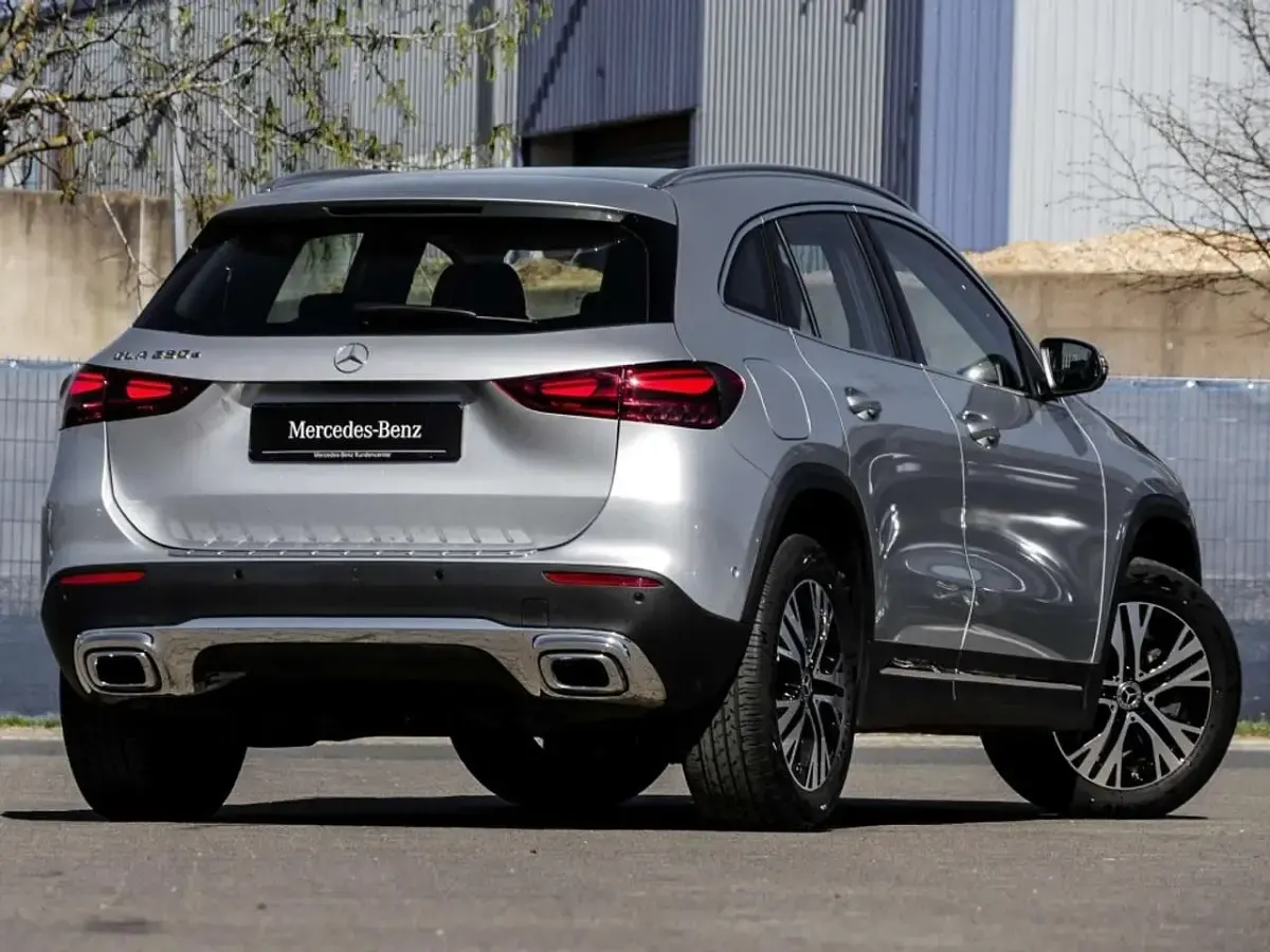 Gebraucht Mercedes GLA250 Progressive 163 PS (119 kW) 2025 Silber metalliclack hightechsi SUV