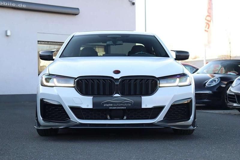 Gebraucht BMW 550 740 PS (544 kW) 2020 Perlmutt weiß foliert Limousine