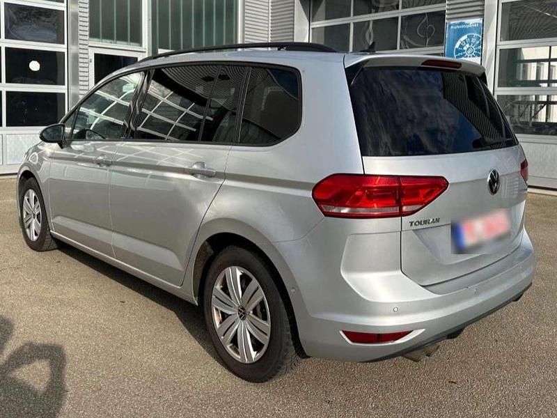 Gebraucht VW Touran 150 PS (110 kW) 2021 Silber Van / Kleinbus