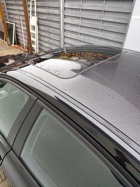 Gebraucht BMW 318 143 PS (105 kW) 2009 Schwarz Limousine