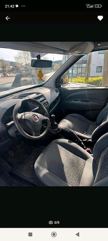 Gebraucht Fiat Doblò 90 PS (66 kW) 2012 Andere farben Van / Kleinbus