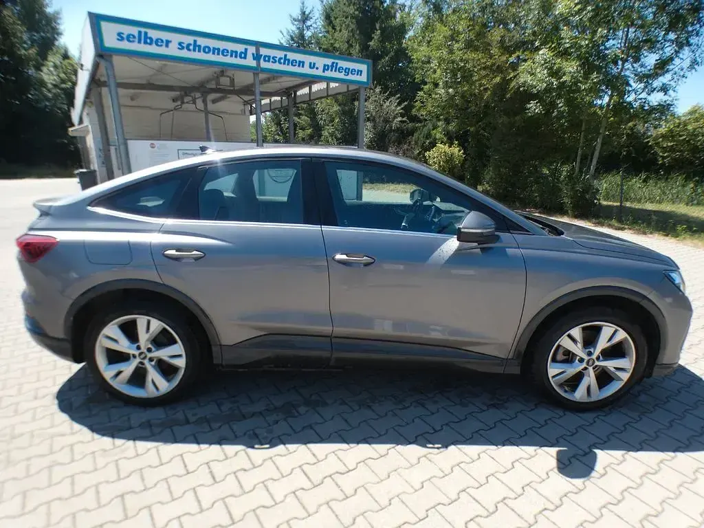 Gebraucht Audi Q4 Sportback e-tron Advanced 150 kW (204 PS) 2023 Grau SUV
