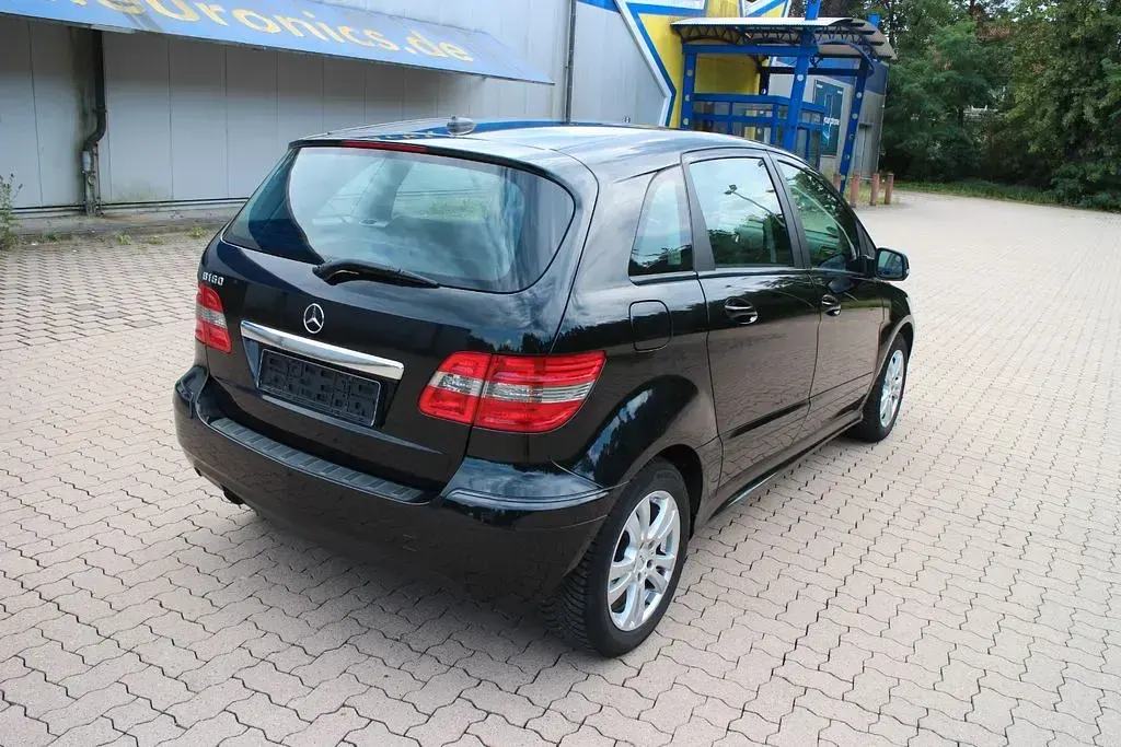 Gebraucht Mercedes B160 95 PS (69 kW) 2011 Schwarz Kleinwagen