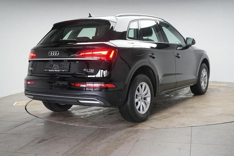 Gebraucht Audi Q5 204 PS (150 kW) 2022 Brilliant black SUV