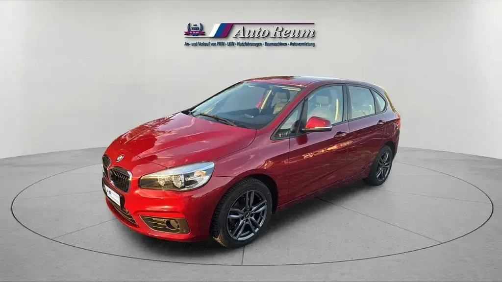 Gebraucht BMW 216 Active Tourer Performance 102 PS (75 kW) 2016 Rot Van / Kleinbus