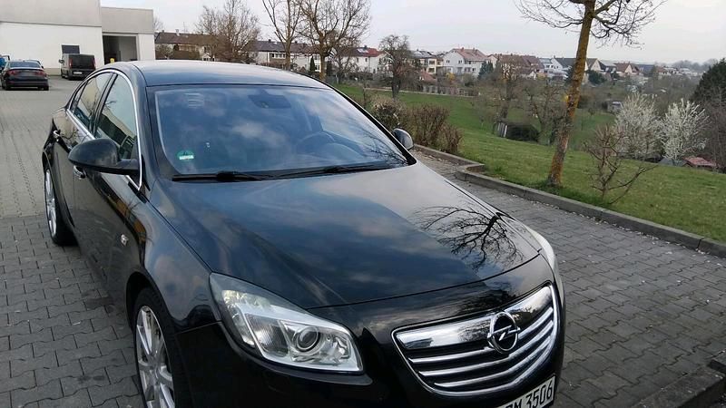 Gebraucht Opel Insignia 220 PS (161 kW) 2010 Schwarz Limousine