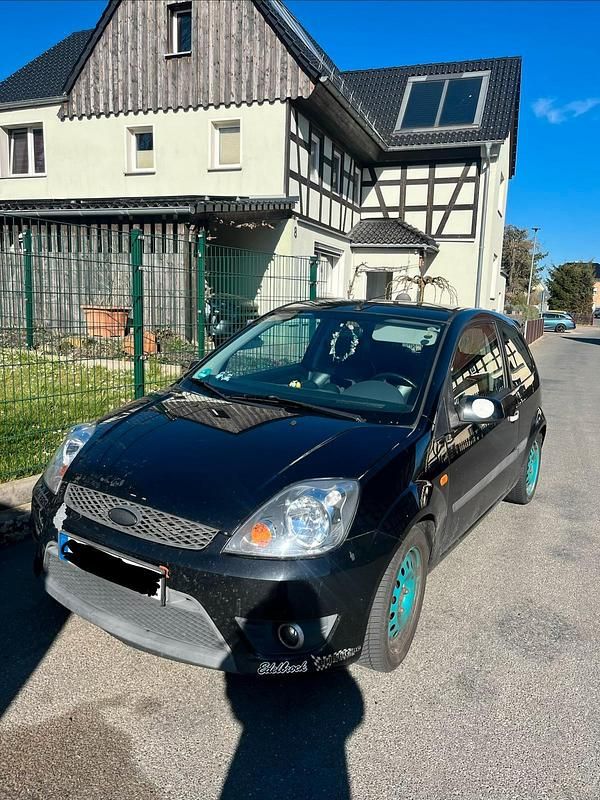Gebraucht Ford Fiesta 101 PS (74 kW) 2005 Schwarz Kleinwagen