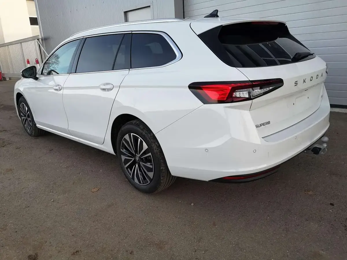 Neu Skoda Superb Selection 193 PS (141 kW) 2025 Purewhite Kombi