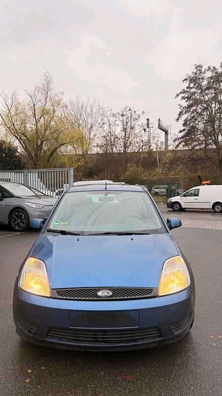 Gebraucht Ford Fiesta 70 PS (51 kW) 2005 Blau Kleinwagen