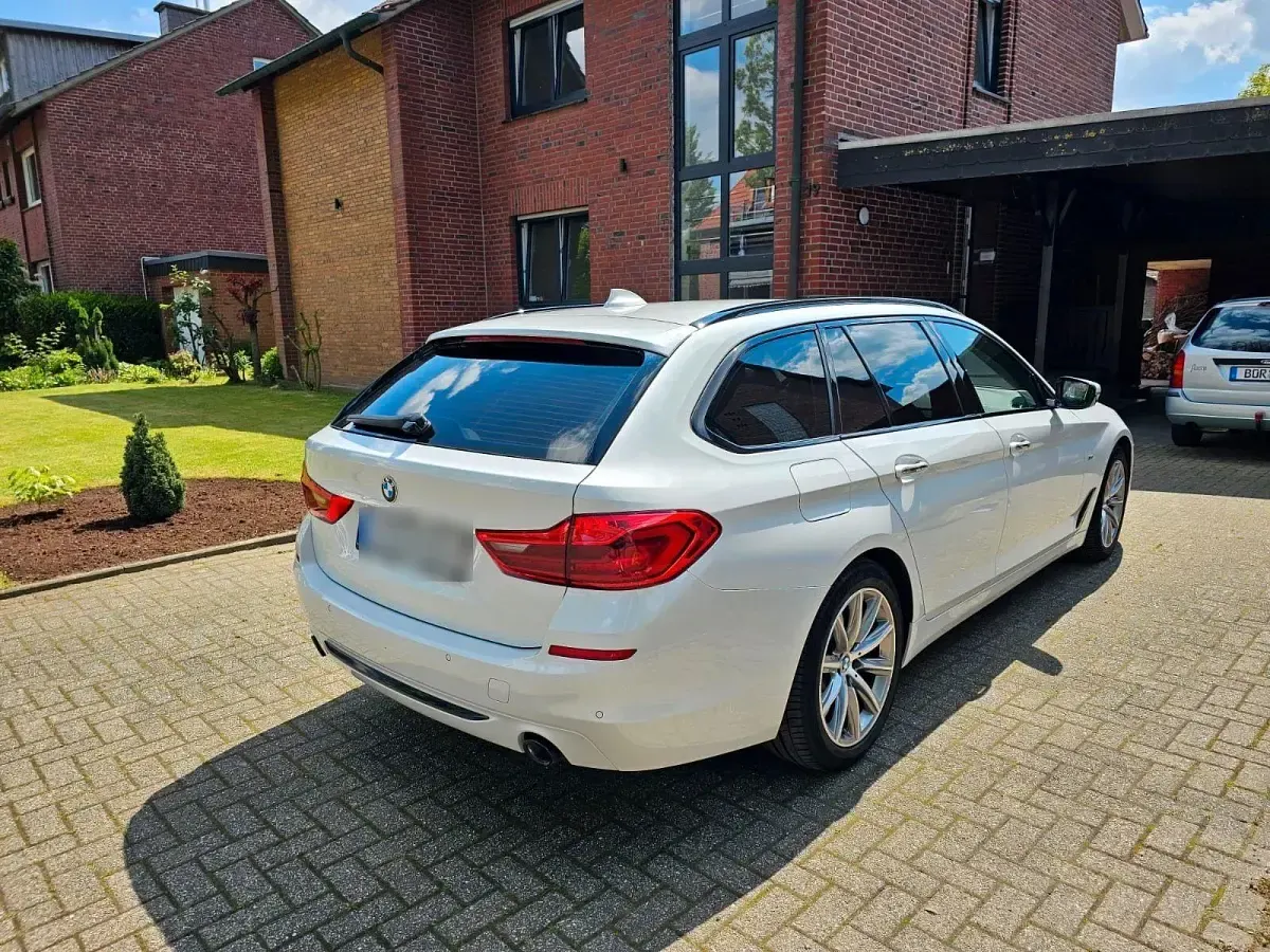 Gebraucht BMW 520 Shadowline 190 PS (139 kW) 2017 Weiß Kombi