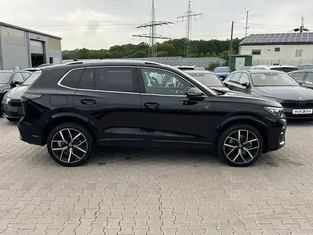 Gebraucht VW Tiguan R-line 193 PS (141 kW) 2025 Schwarz SUV