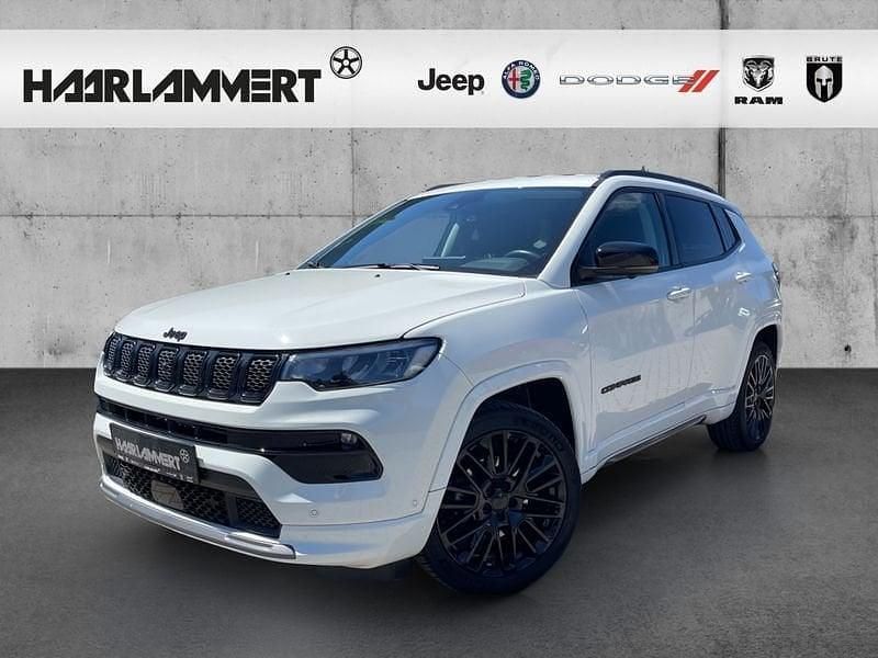 Weiss Gebraucht 2023 Jeep Compass Altitude SUV | 30.590 € (Fairer Preis) - Bild 1/4