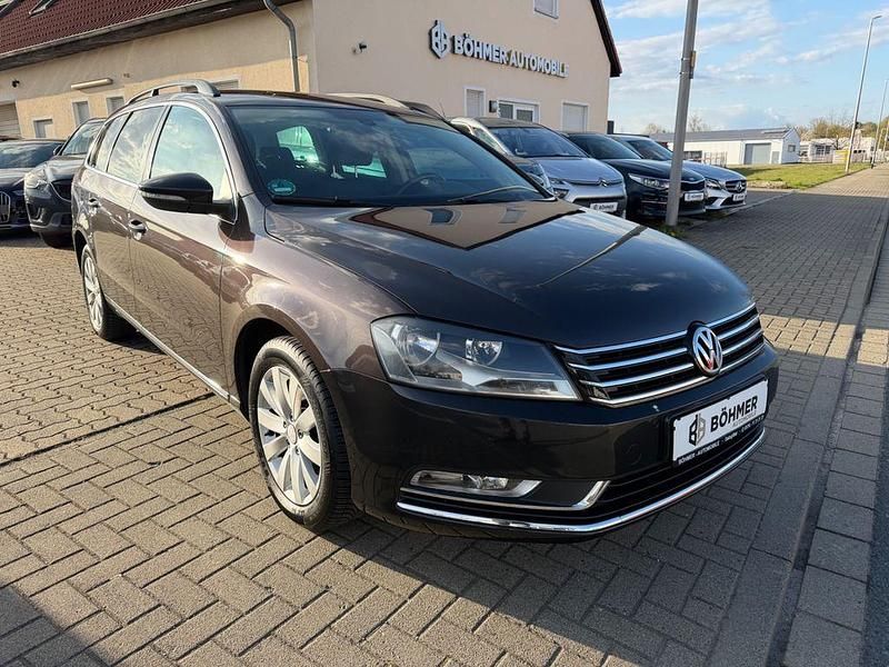 Gebraucht VW Passat Comfortline 122 PS (89 kW) 2011 Braun Kombi