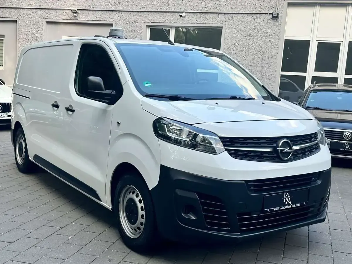 Gebraucht Opel Vivaro-e Combi Edition 120 PS (88 kW) 2025 Kaolin weiss Van / Kleinbus
