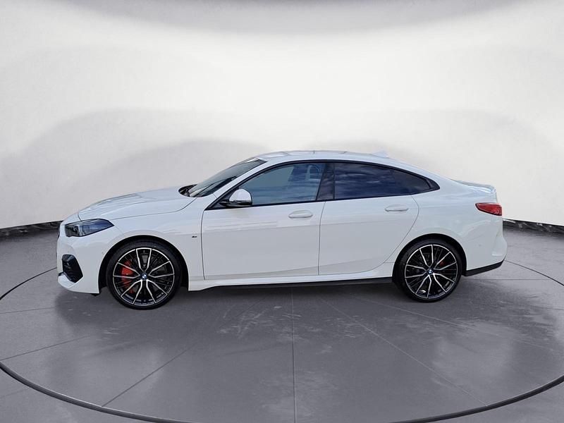 Gebraucht BMW 220 Performance 178 PS (130 kW) 2024 Weiß Coupé