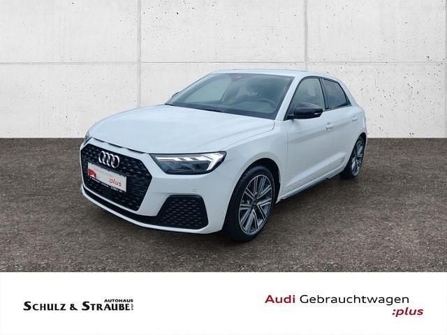 Gletscherweiß metallic Gebraucht 2022 Audi A1 Sportback Sport Kleinwagen | 22.950 € (Fairer Preis) - Bild 1/4