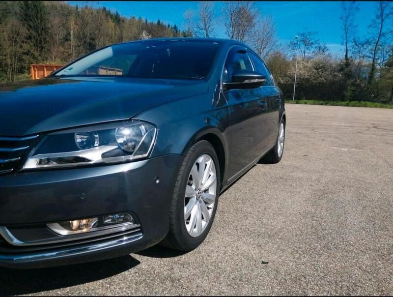 Grau Gebraucht 2011 VW Passat Limousine | 11.500 € (Teuer) - Bild 1/4