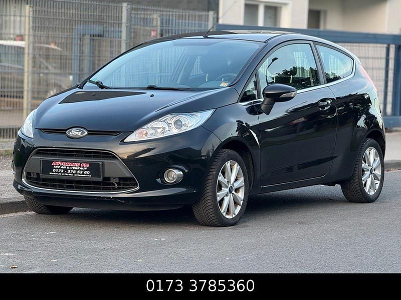 Schwarz Gebraucht 2010 Ford Fiesta Titanium Kleinwagen | 3.490 € (Fairer Preis) - Bild 1/4