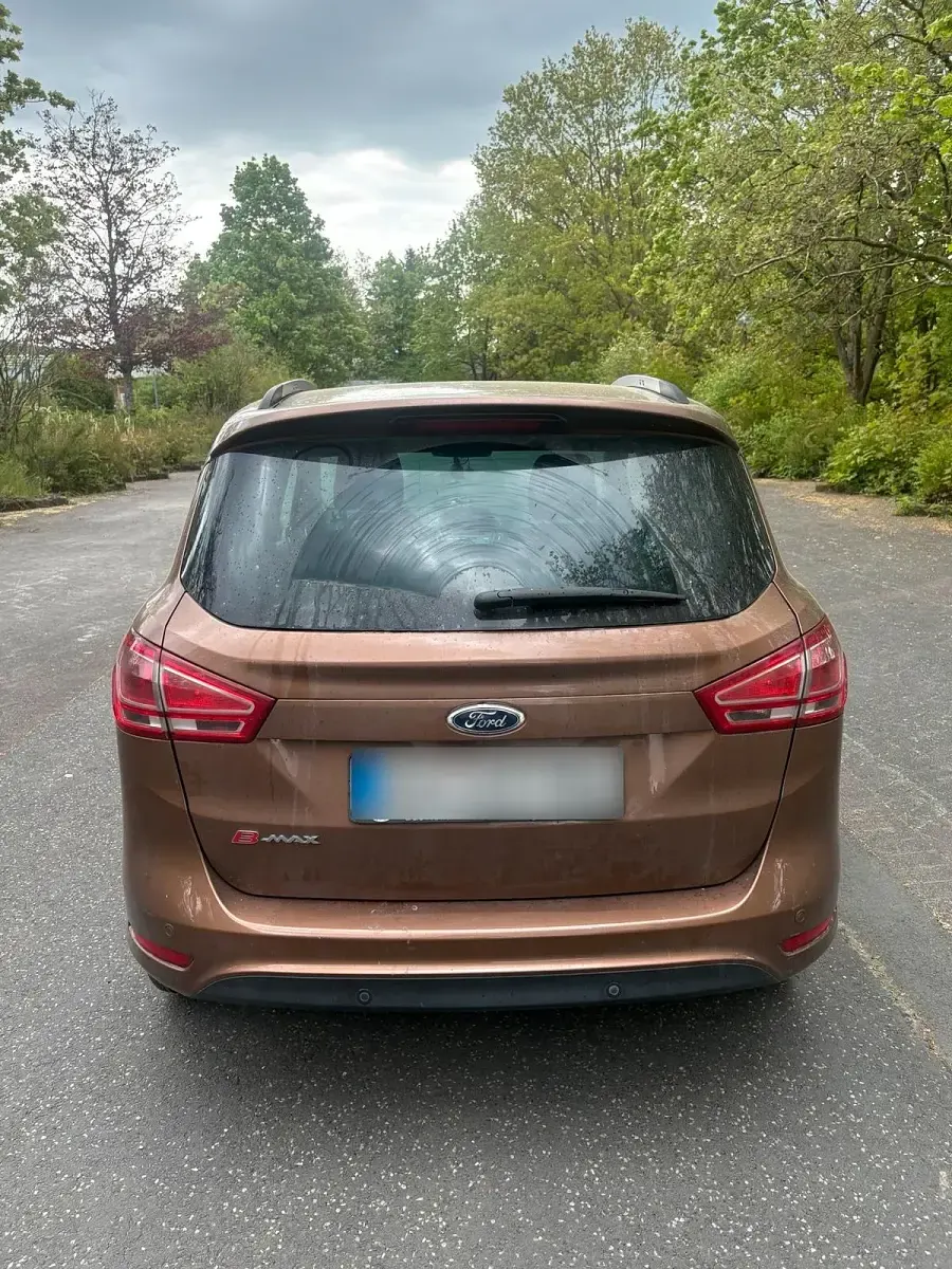 Gebraucht Ford B-MAX Titanium 100 PS (73 kW) 2017 Braun Van / Kleinbus