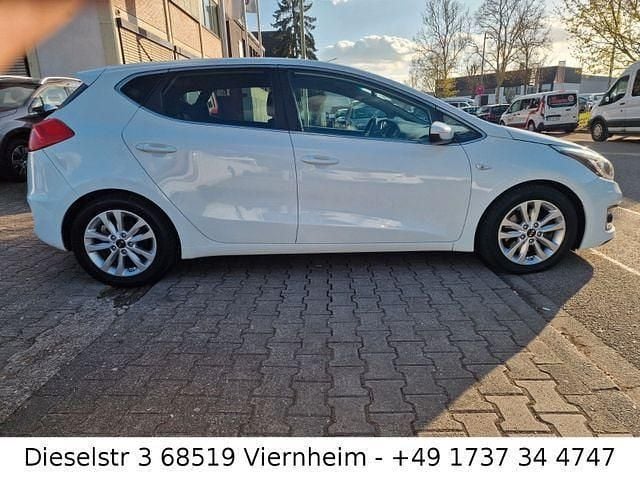 Gebraucht Kia Ceed 135 PS (99 kW) 2015 Weiß Kleinwagen