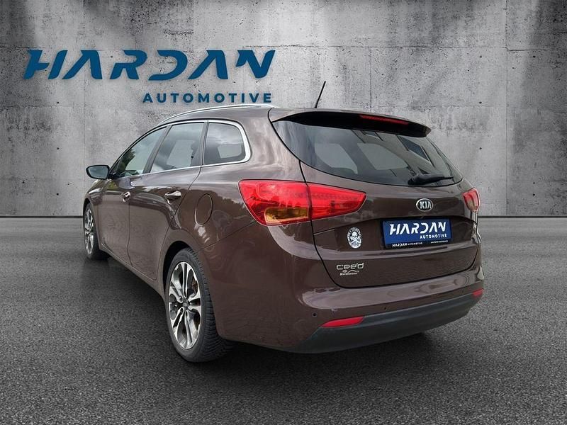 Gebraucht Kia Ceed Sportswagon 135 PS (99 kW) 2012 Braun Kombi