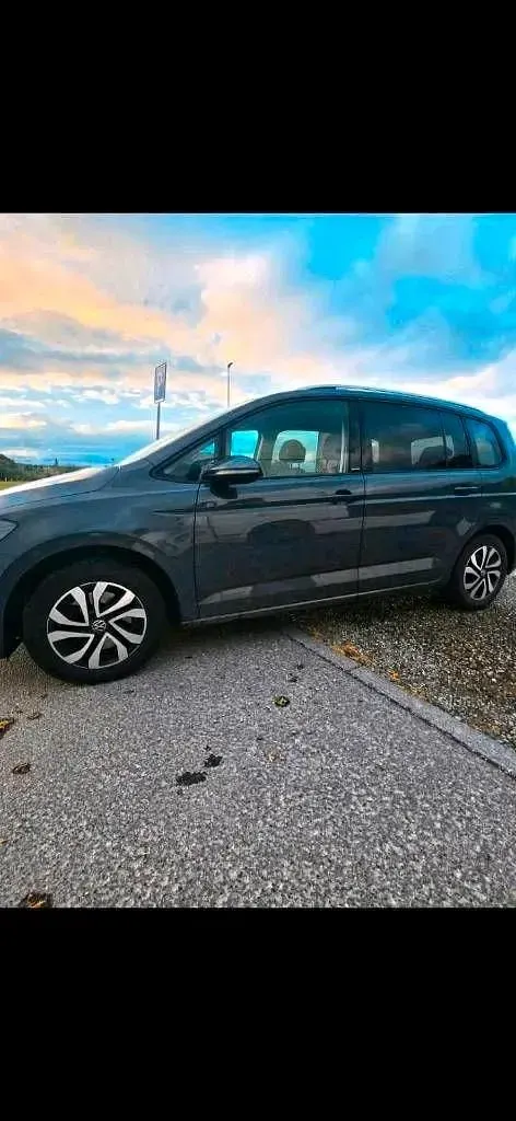 Używany VW Touran Active 150 KM (110 kW) 2021 Minivan