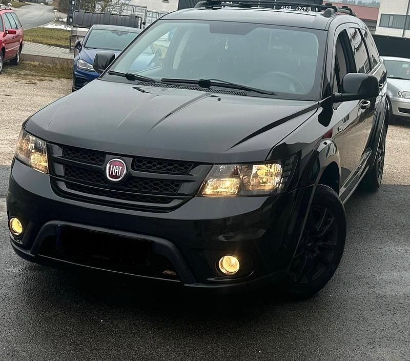 Schwarz Gebraucht 2015 Fiat Freemont SUV | 6.950 € (Superpreis) - Bild 1/4