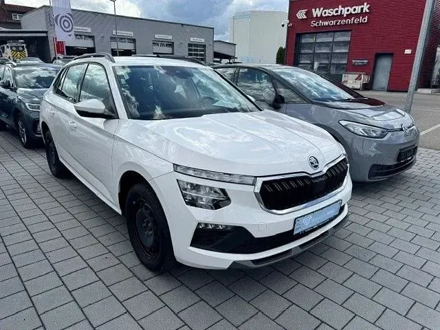 Gebraucht Skoda Kamiq Selection 95 PS (69 kW) 2024 Weiß SUV