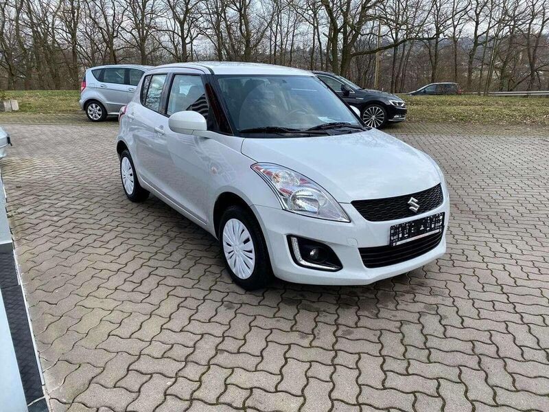 Gebraucht Suzuki Swift Club 94 PS (69 kW) 2016 Weiß metallic Kleinwagen