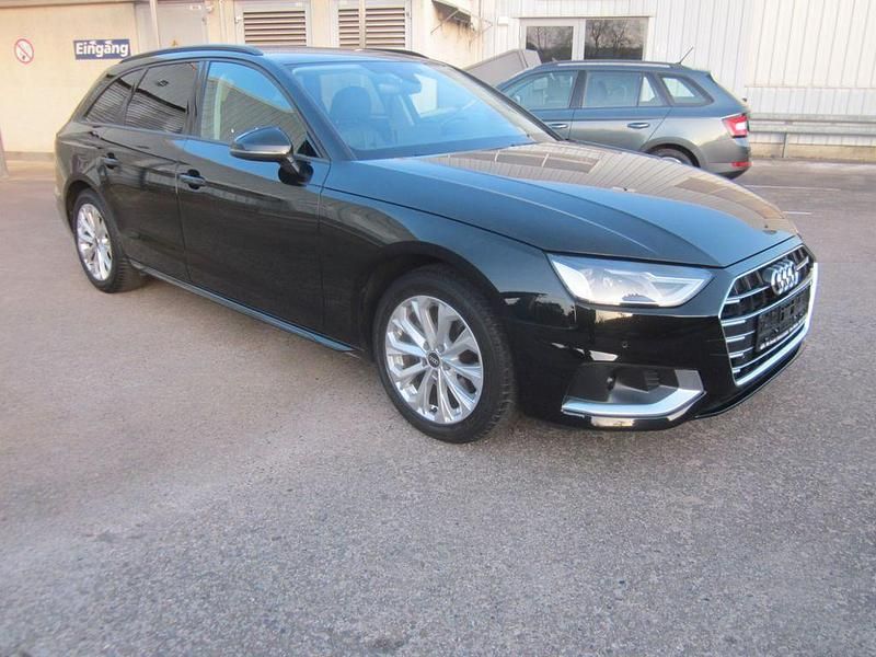Gebraucht Audi A4 Advanced 163 PS (119 kW) 2023 Schwarz Kombi