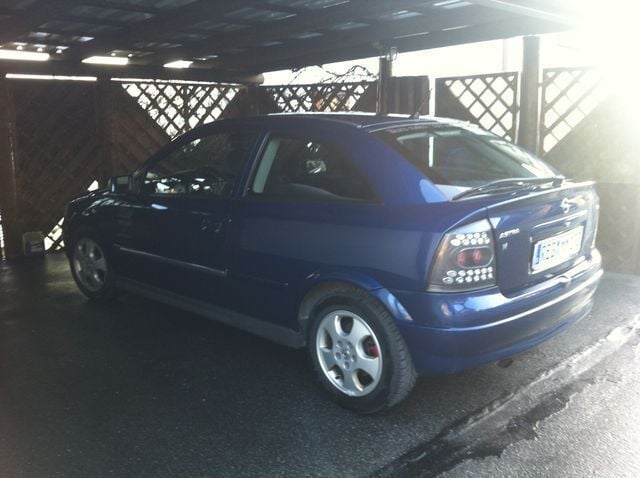 Blau metallic Gebraucht 2003 Opel Astra Sport Coupé | 3.000 € - Bild 1/4