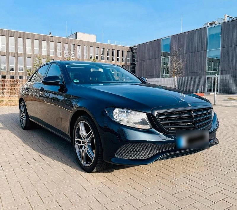 Gebraucht Mercedes E220 194 PS (142 kW) 2016 Grün Limousine