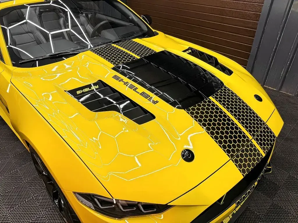 Second-hand Ford Mustang 449 CP (330 kW) 2021 Galben Cabrio