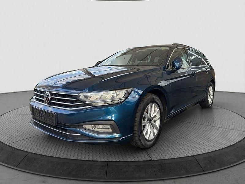 Gebraucht VW Passat Business 150 PS (110 kW) 2021 Blau Kombi