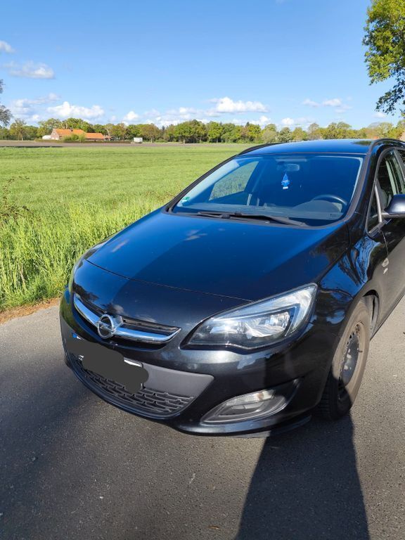 Schwarz Gebraucht 2013 Opel Astra Active Kombi | 5.000 € (Guter Preis) - Bild 1/4