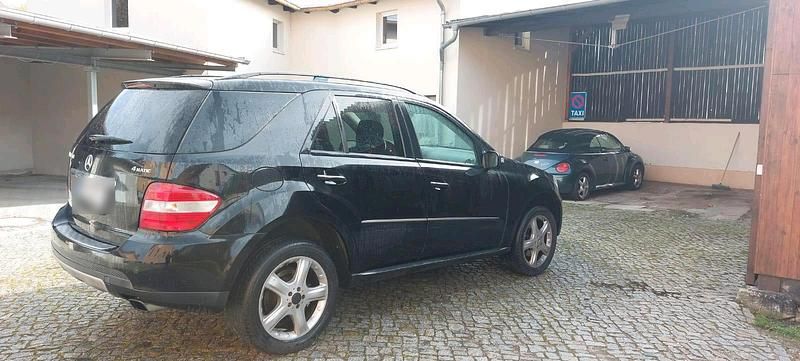 Gebraucht Mercedes ML320 224 PS (164 kW) 2008 Schwarz SUV