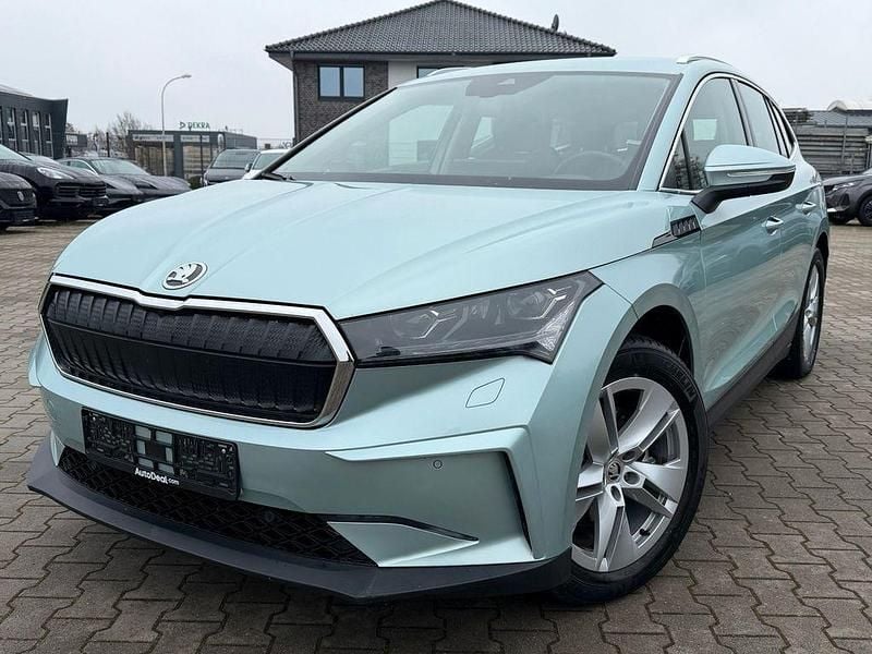 Silber Gebraucht 2022 Skoda Enyaq iV Loft SUV | 24.276 € (Superpreis) - Bild 1/4