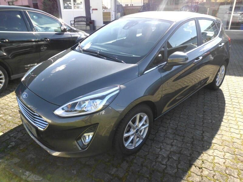 Grau Gebraucht 2021 Ford Fiesta Titanium Kleinwagen | 17.590 € (Teuer) - Bild 1/4
