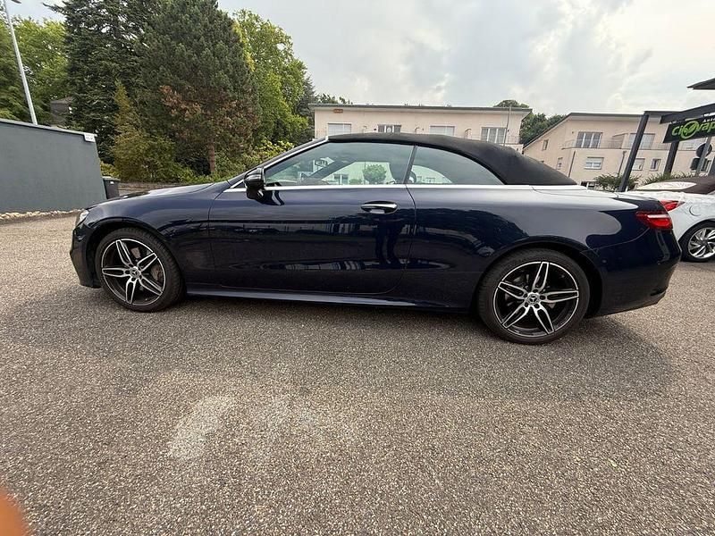 Gebraucht Mercedes E300 245 PS (180 kW) 2019 Blau Cabrio